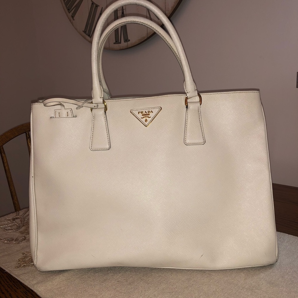 AUTHENTIC Prada Saffiano leather tote